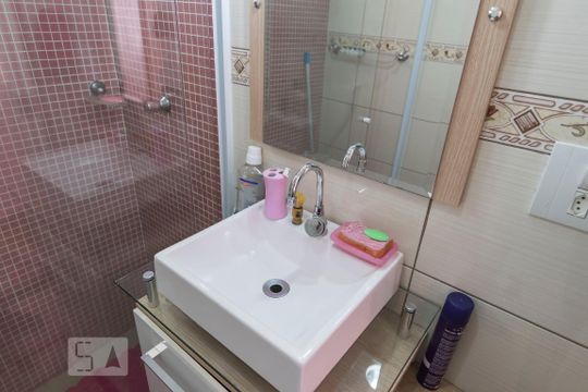 Banheiro (Pia) de apartamento para alugar com 2 quartos, 72m² em Aclimação, São Paulo