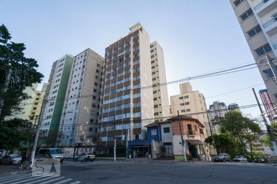 Fachada de apartamento para alugar com 2 quartos, 72m² em Aclimação, São Paulo