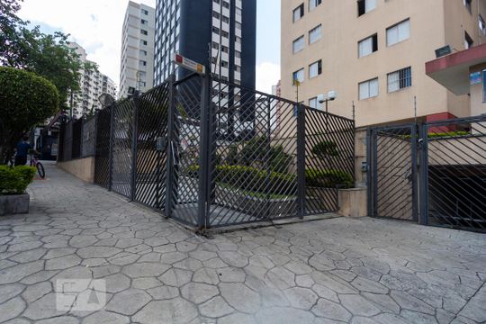 Fachada de apartamento para alugar com 2 quartos, 70m² em Parque Imperial, São Paulo