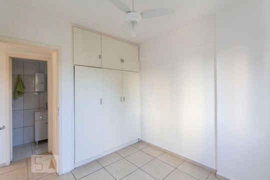 Quarto 2 de apartamento para alugar com 2 quartos, 70m² em Parque Imperial, São Paulo