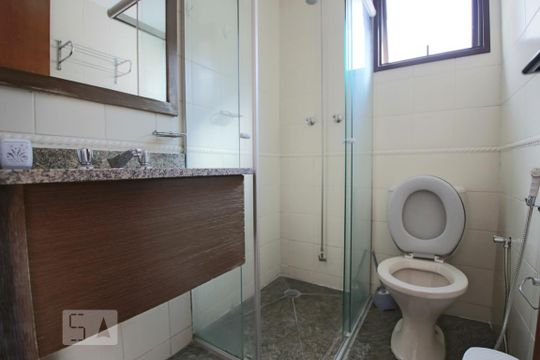 Banheiro de apartamento para alugar com 1 quarto, 45m² em Bela Vista, São Paulo