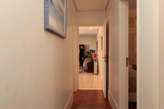 Corredor de apartamento à venda com 3 quartos, 144m² em Bela Vista, São Paulo