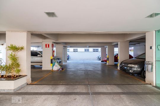 Garagem de apartamento à venda com 3 quartos, 90m² em Sagrada Família, Belo Horizonte