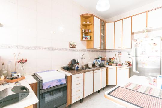 Cozinha de apartamento para alugar com 1 quarto, 50m² em Vila Mariana, São Paulo