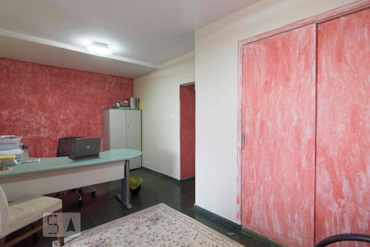 Casa à venda com 4 quartos, 226m² em Jardim Peri, São Paulo