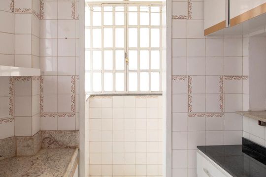 Cozinha de apartamento à venda com 1 quarto, 51m² em Santo Antônio, Belo Horizonte