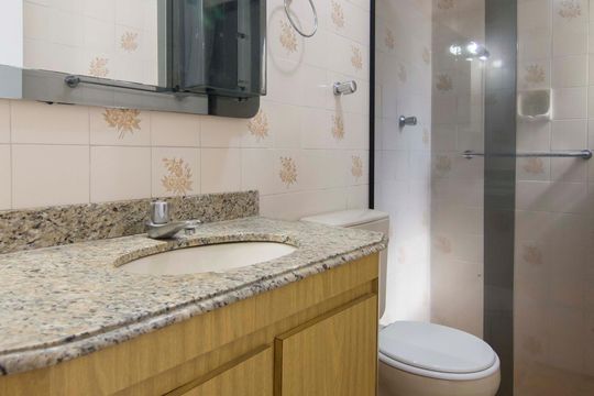 Banheiro de apartamento à venda com 2 quartos, 70m² em Santana, São Paulo