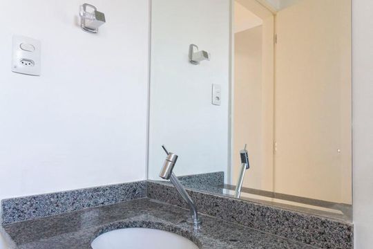 Banheiro Social de apartamento à venda com 2 quartos, 58m² em São Judas, São Paulo