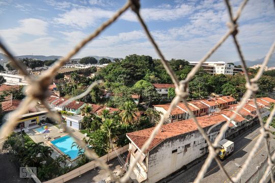 Vista Sala de apartamento para alugar com 1 quarto, 48m² em Pechincha, Rio de Janeiro