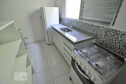 Cozinha de kitnet/studio para alugar com 1 quarto, 22m² em Vila Gomes, São Paulo