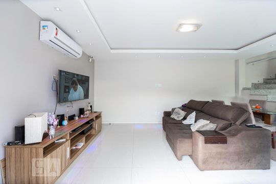 Sala de casa de condomínio para alugar com 2 quartos, 170m² em Vargem Pequena, Rio de Janeiro