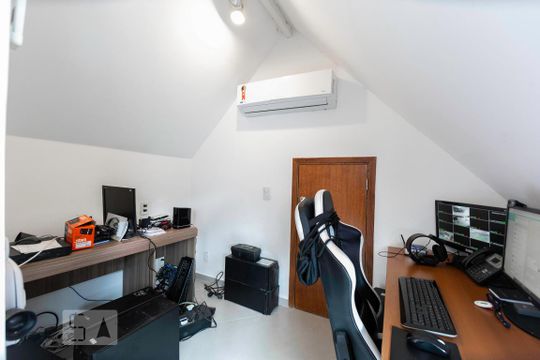 Sótão de casa de condomínio para alugar com 2 quartos, 170m² em Vargem Pequena, Rio de Janeiro