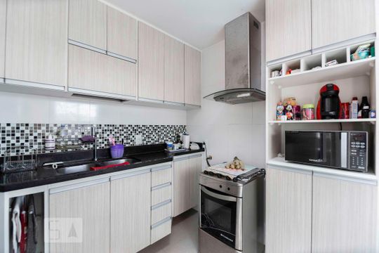 Cozinha de casa de condomínio para alugar com 2 quartos, 170m² em Vargem Pequena, Rio de Janeiro