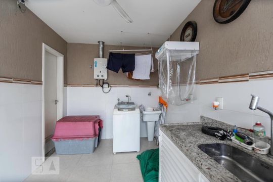 Área de serviço de casa de condomínio para alugar com 2 quartos, 170m² em Vargem Pequena, Rio de Janeiro