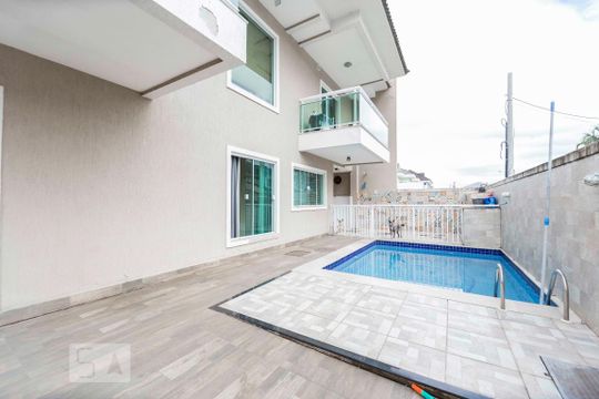 Quintal de casa de condomínio para alugar com 2 quartos, 170m² em Vargem Pequena, Rio de Janeiro