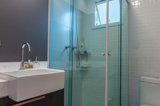 Banheiro da Suíte de apartamento para alugar com 2 quartos, 111m² em Vila Polopoli, São Paulo