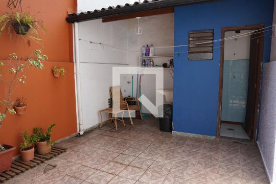 Quintal de casa à venda com 2 quartos, 64m² em Pinheiros, São Paulo