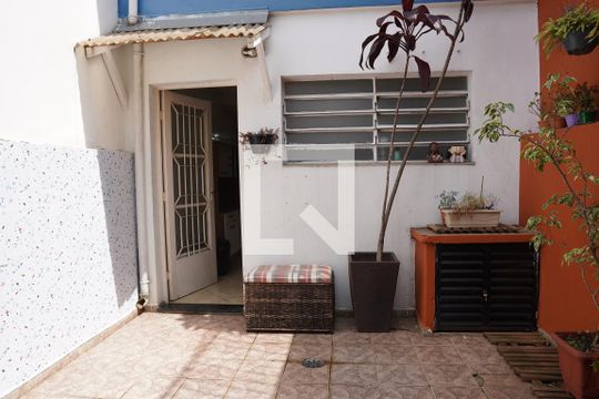 Quintal de casa à venda com 2 quartos, 64m² em Pinheiros, São Paulo