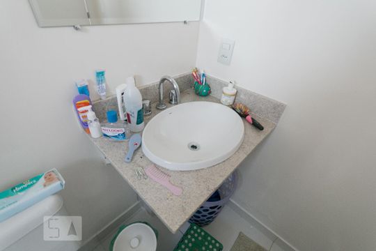 Banheiro da Suíte 2 de apartamento para alugar com 3 quartos, 127m² em Vila Firmiano Pinto, São Paulo