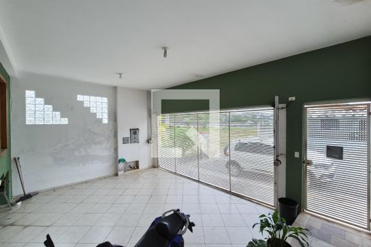 Garagem de casa à venda com 3 quartos, 220m² em Vila Gonçalves, São Bernardo do Campo