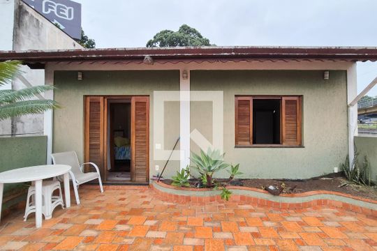 quintal da área de cima de casa para alugar com 3 quartos, 220m² em Vila Gonçalves, São Bernardo do Campo
