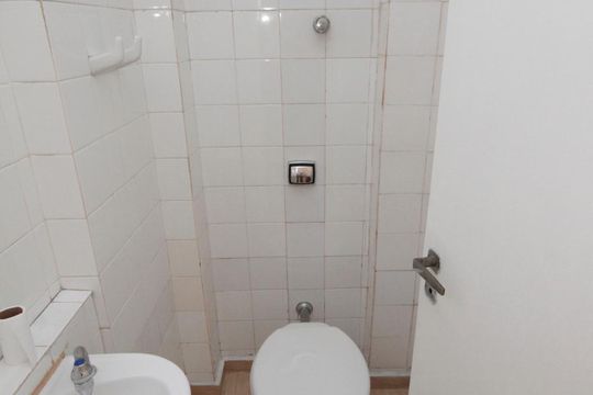 Banheiro de Serviço de apartamento para alugar com 2 quartos, 90m² em Bela Vista, São Paulo