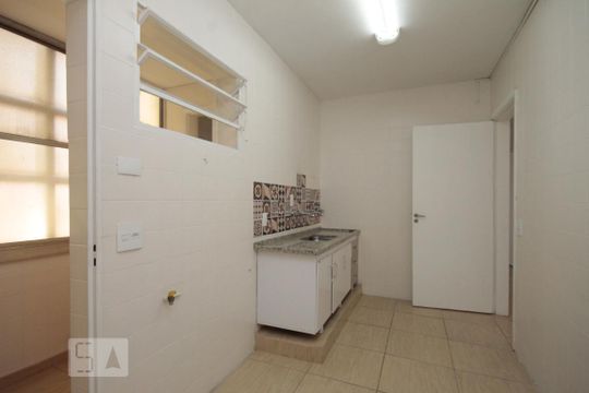 Cozinha de apartamento para alugar com 2 quartos, 90m² em Bela Vista, São Paulo