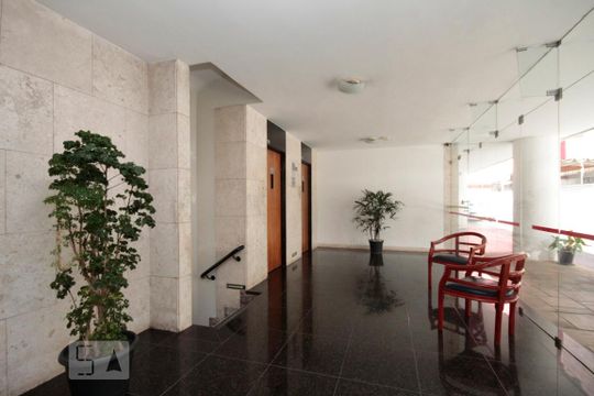 Hall Social de apartamento para alugar com 2 quartos, 90m² em Bela Vista, São Paulo