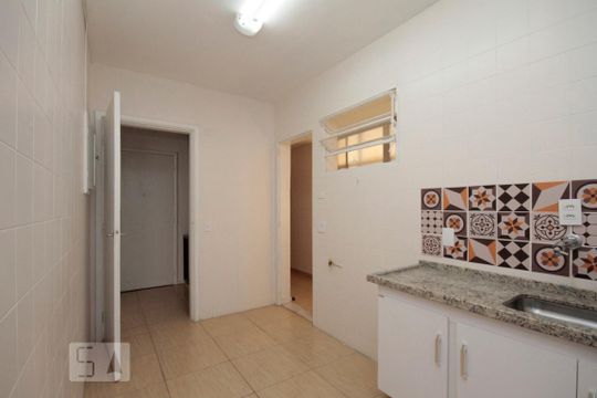 Cozinha de apartamento para alugar com 2 quartos, 90m² em Bela Vista, São Paulo