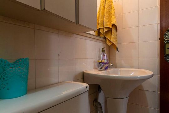 Banheiro Social de apartamento para alugar com 2 quartos, 64m² em Vila Babilônia, São Paulo