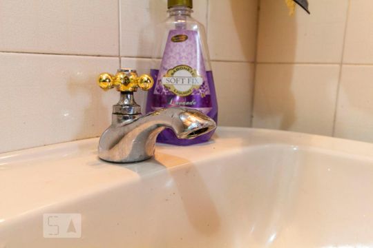 Banheiro Social de apartamento para alugar com 2 quartos, 64m² em Vila Babilônia, São Paulo