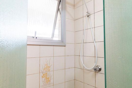 Banheiro Social de apartamento para alugar com 2 quartos, 64m² em Vila Babilônia, São Paulo