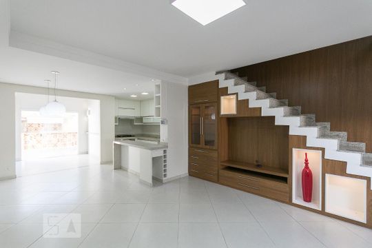 Casa para alugar com 3 quartos, 170m² em Vila Santo Estéfano, São Paulo