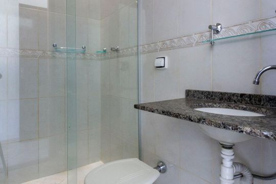 Banheiro  de casa de condomínio à venda com 3 quartos, 116m² em Vila Marieta, São Paulo