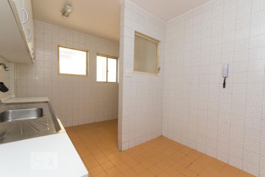 Cozinha de apartamento para alugar com 2 quartos, 75m² em Saúde, São Paulo