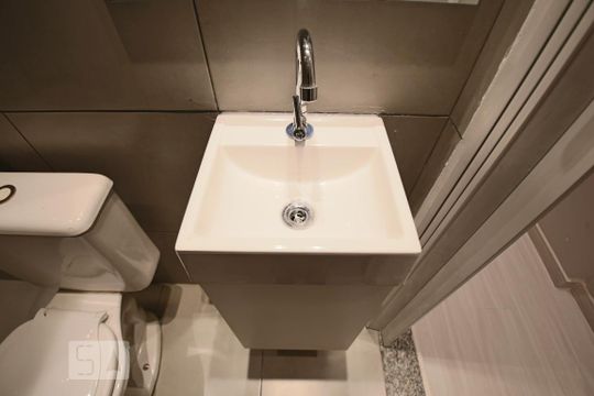 Banheiro de kitnet/studio à venda com 1 quarto, 30m² em Bela Vista, São Paulo