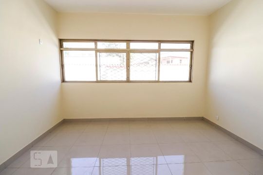 Quarto 1 de casa para alugar com 5 quartos, 270m² em Setor Coimbra, Goiânia
