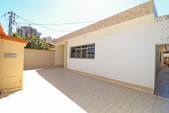 Fachada de casa para alugar com 5 quartos, 270m² em Setor Coimbra, Goiânia