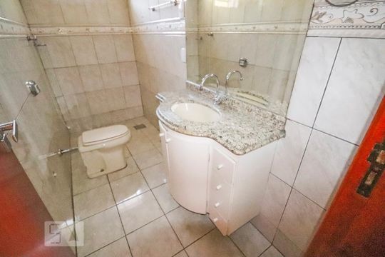 Banheiro de casa para alugar com 5 quartos, 270m² em Setor Coimbra, Goiânia