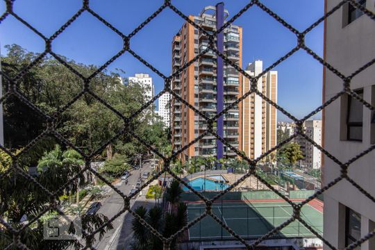 Quarto 1_ Vista de apartamento para alugar com 2 quartos, 96m² em Vila Andrade, São Paulo