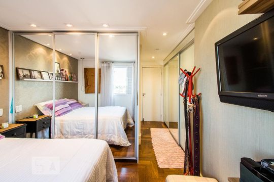 Suíte de apartamento para alugar com 2 quartos, 88m² em Vila Firmiano Pinto, São Paulo