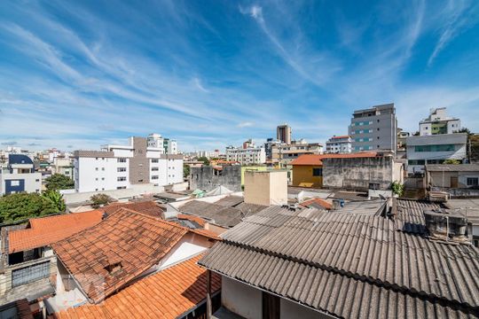 Vista de apartamento à venda com 4 quartos, 182m² em Sagrada Família, Belo Horizonte