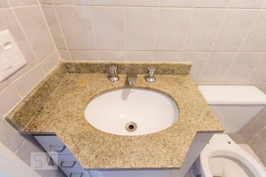 Banheiro Social de apartamento para alugar com 3 quartos, 74m² em Planalto Paulista, São Paulo