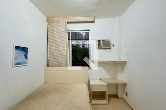 Quarto 1 de apartamento para alugar com 2 quartos, 110m² em Jardim Botânico, Rio de Janeiro