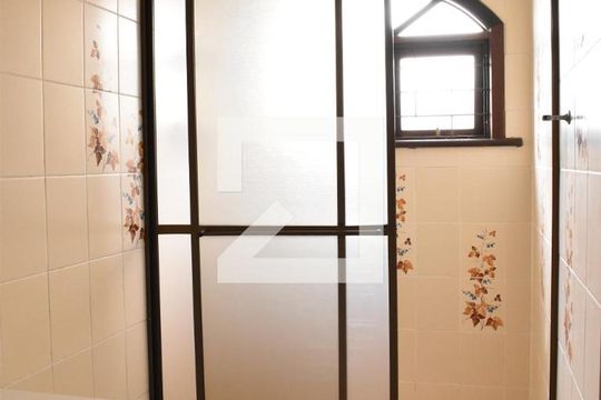 Banheiro Suíte 1 de casa para alugar com 7 quartos, 510m² em Guabirotuba, Curitiba