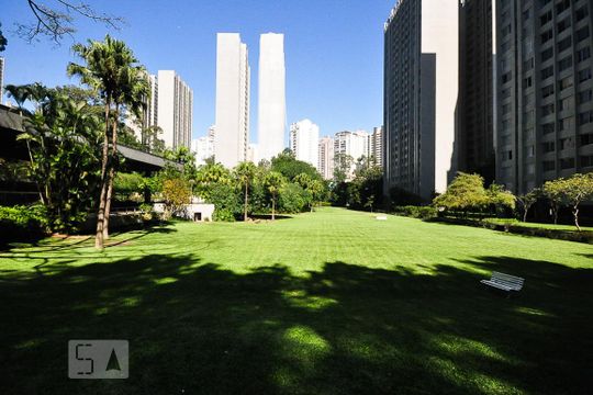Área Externa de apartamento para alugar com 3 quartos, 150m² em Vila Suzana, São Paulo