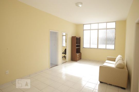 Sala de apartamento para alugar com 3 quartos, 90m² em Tijuca, Rio de Janeiro