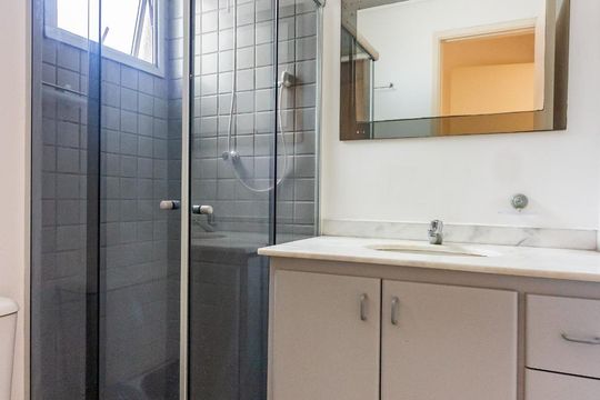 Banheiro de apartamento para alugar com 2 quartos, 57m² em Cidade São Francisco, São Paulo