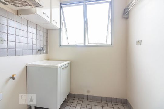 Área de Serviço de apartamento para alugar com 2 quartos, 57m² em Cidade São Francisco, São Paulo