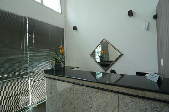 Entrada de apartamento para alugar com 1 quarto, 45m² em Vale do Sereno, Nova Lima